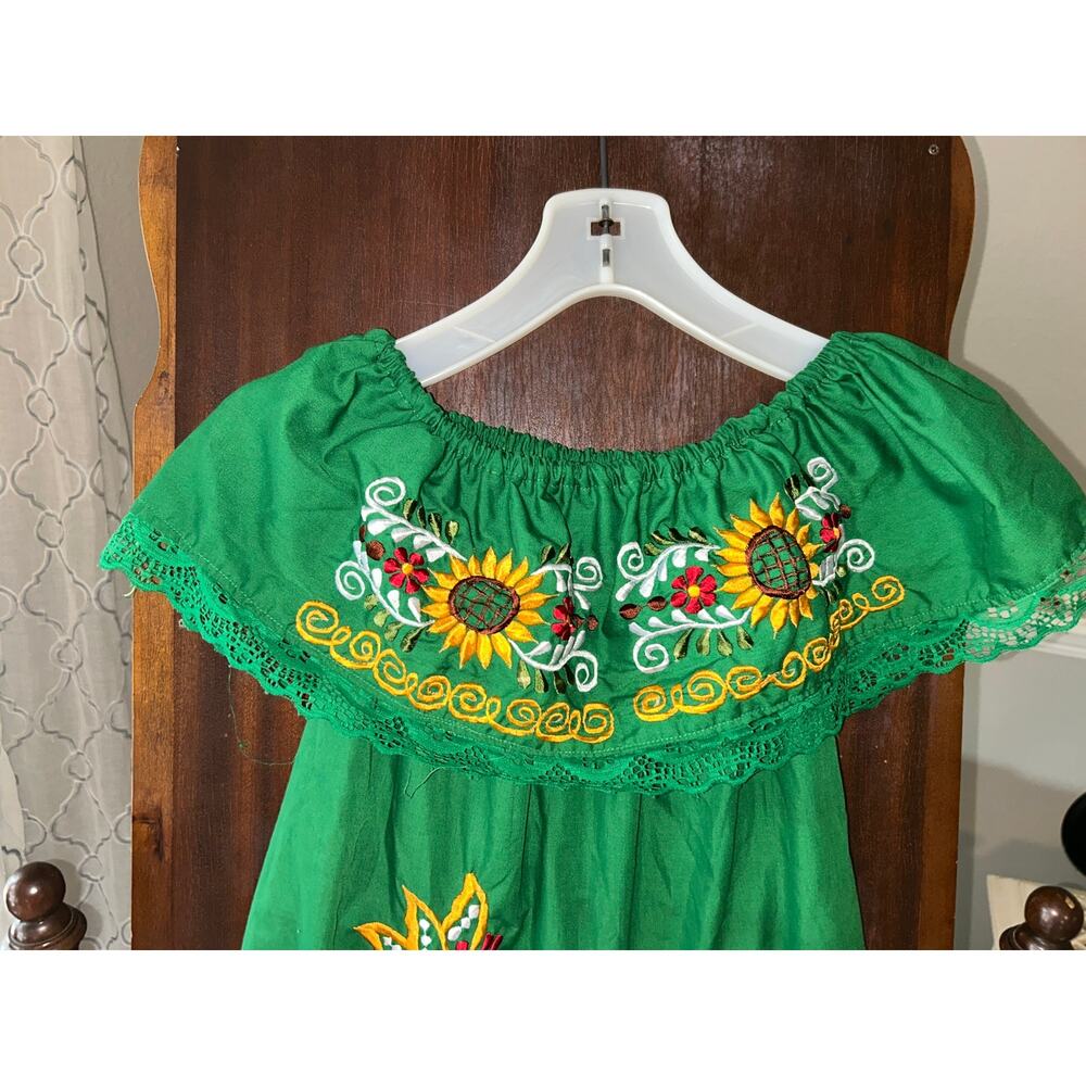 Vintage Traditional Mexican Dress Floral embroidered off the shoulder sz small - Picture 4 of 8